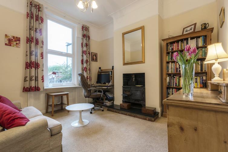 Estates 17 Real Estate Agency london, Real Estate services, Online